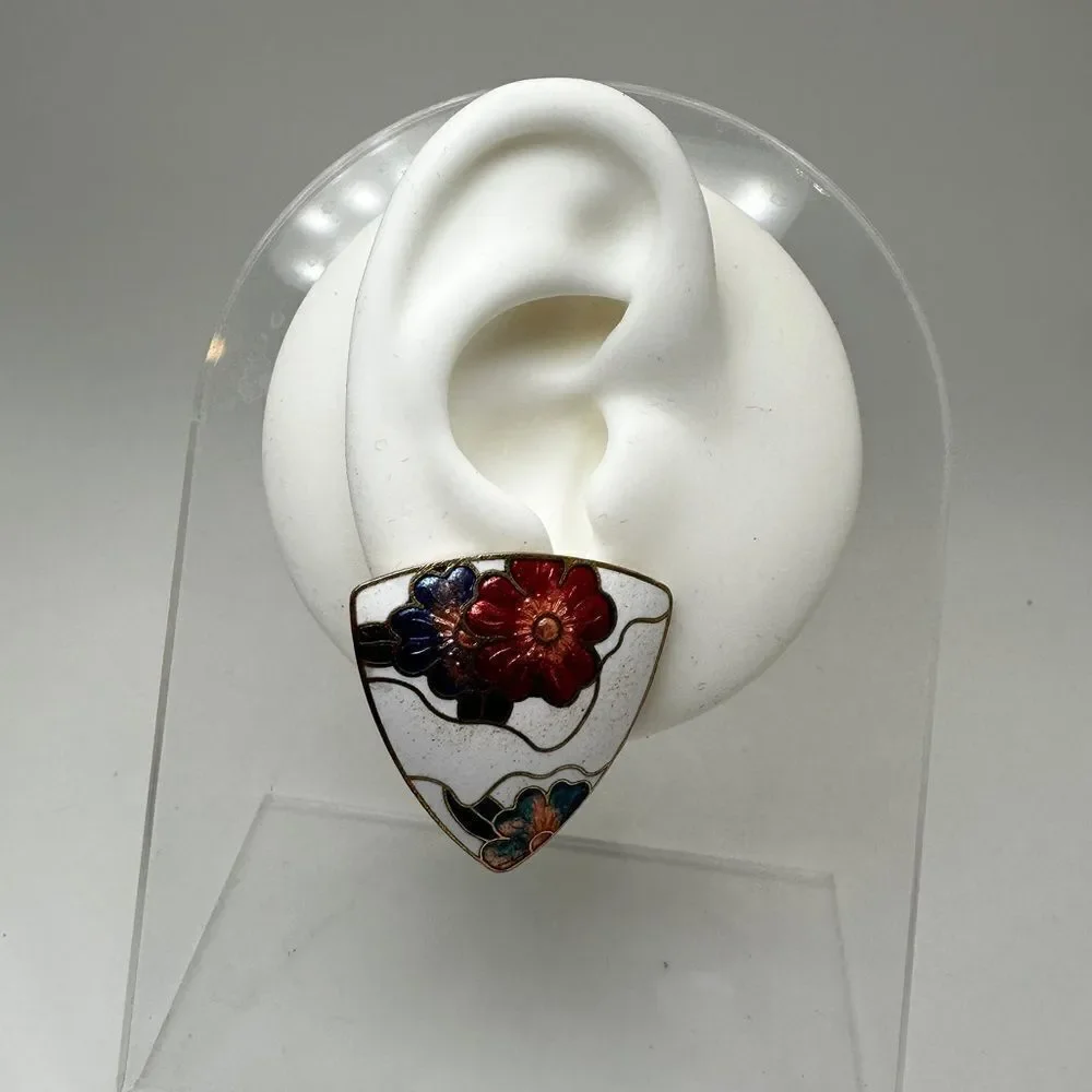 Stunning vintage trillion shaped Cloisonne white enamel with flowers‎ earrings!